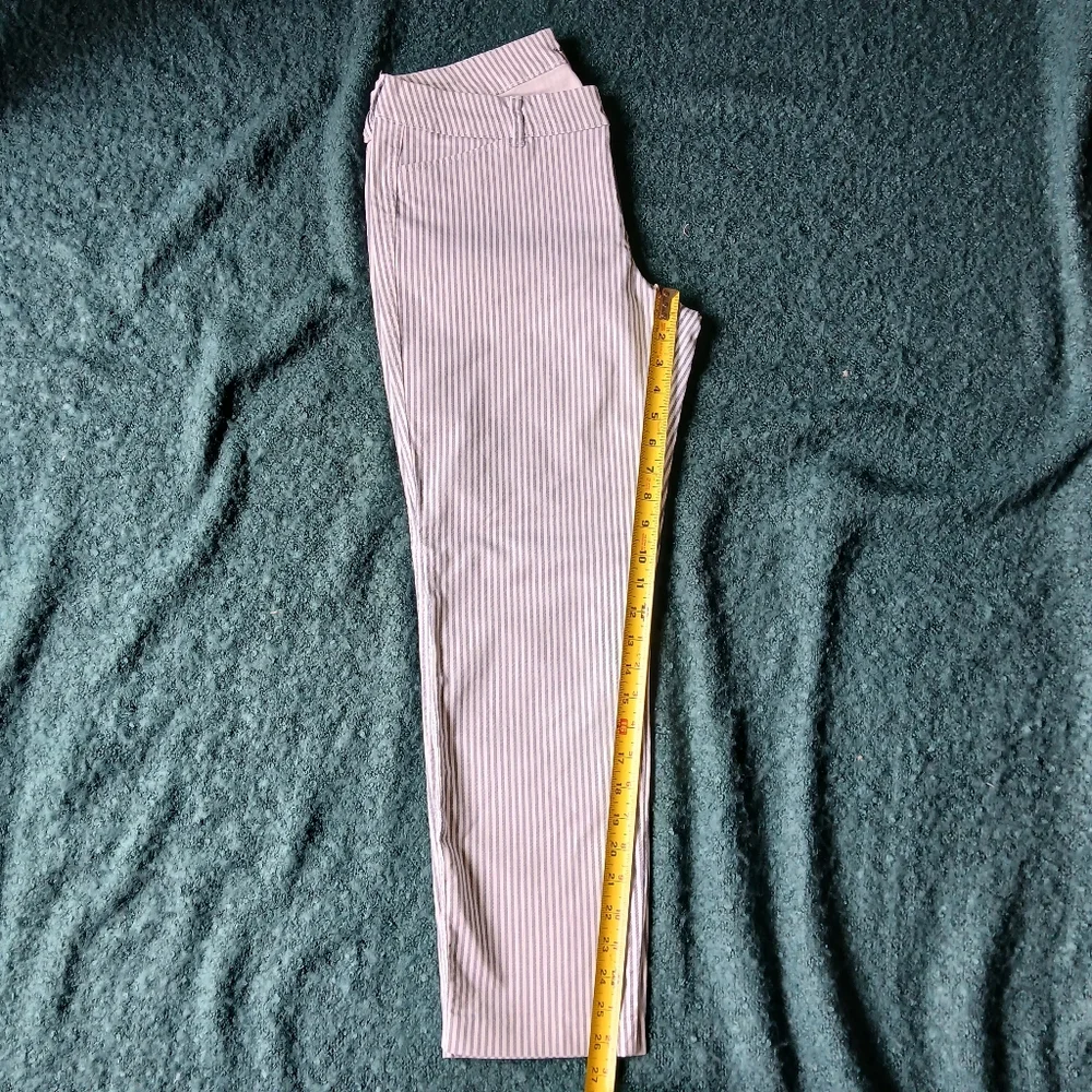 Old Navy Blue and White Pixie Chino Jeans for Effortless Style‎ Sz 10